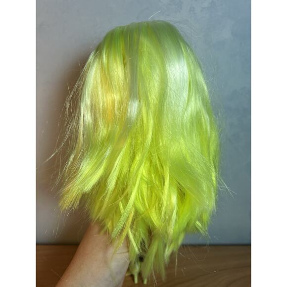 Rainbow High Karma Nichols – Neon Green Fashion Doll Only - Picture 7 of 8